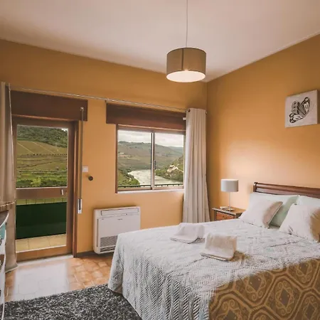 Douro Panorama Valley * Pinhao